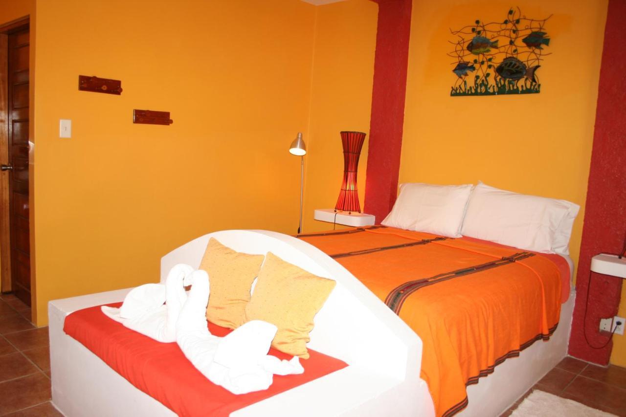 Seaside Cabanas Hotel Caye Corker Zewnętrze zdjęcie